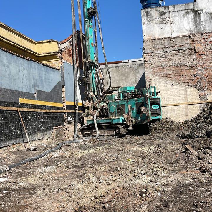 Perfuratriz Gomes em obra comercial urbana
